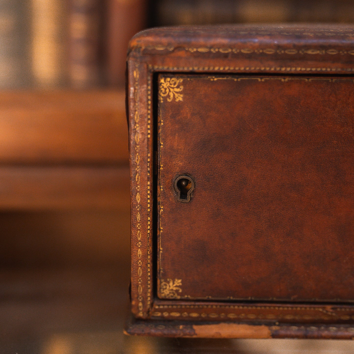 Antique Leather Swivel Box With Key