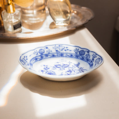 Meissen Blue Onion Soap Dish