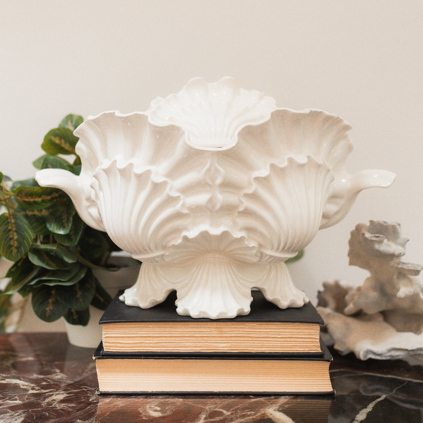 Vintage Mottahedeh Italian Shell Soup Tureen